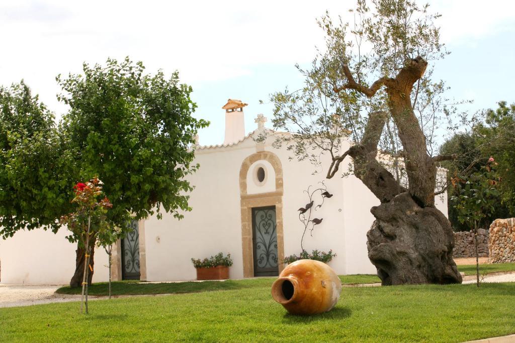 Masseria Quis Ut Deus Crispiano Exterior photo