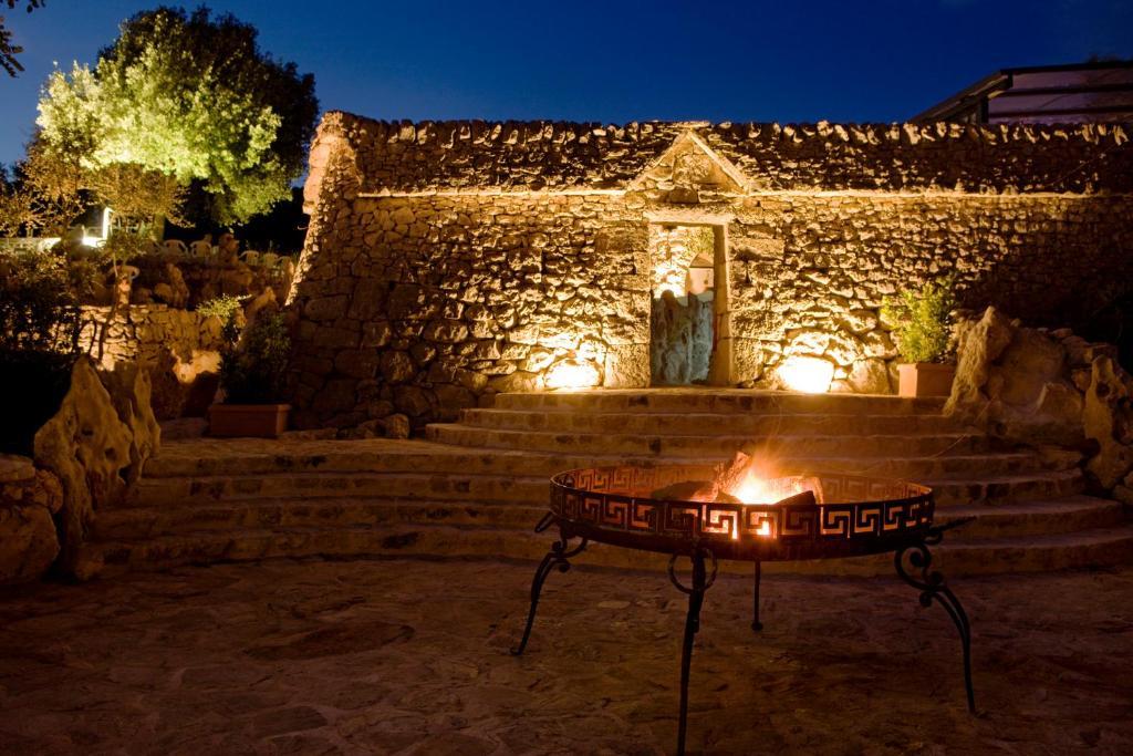 Masseria Quis Ut Deus Crispiano Exterior photo